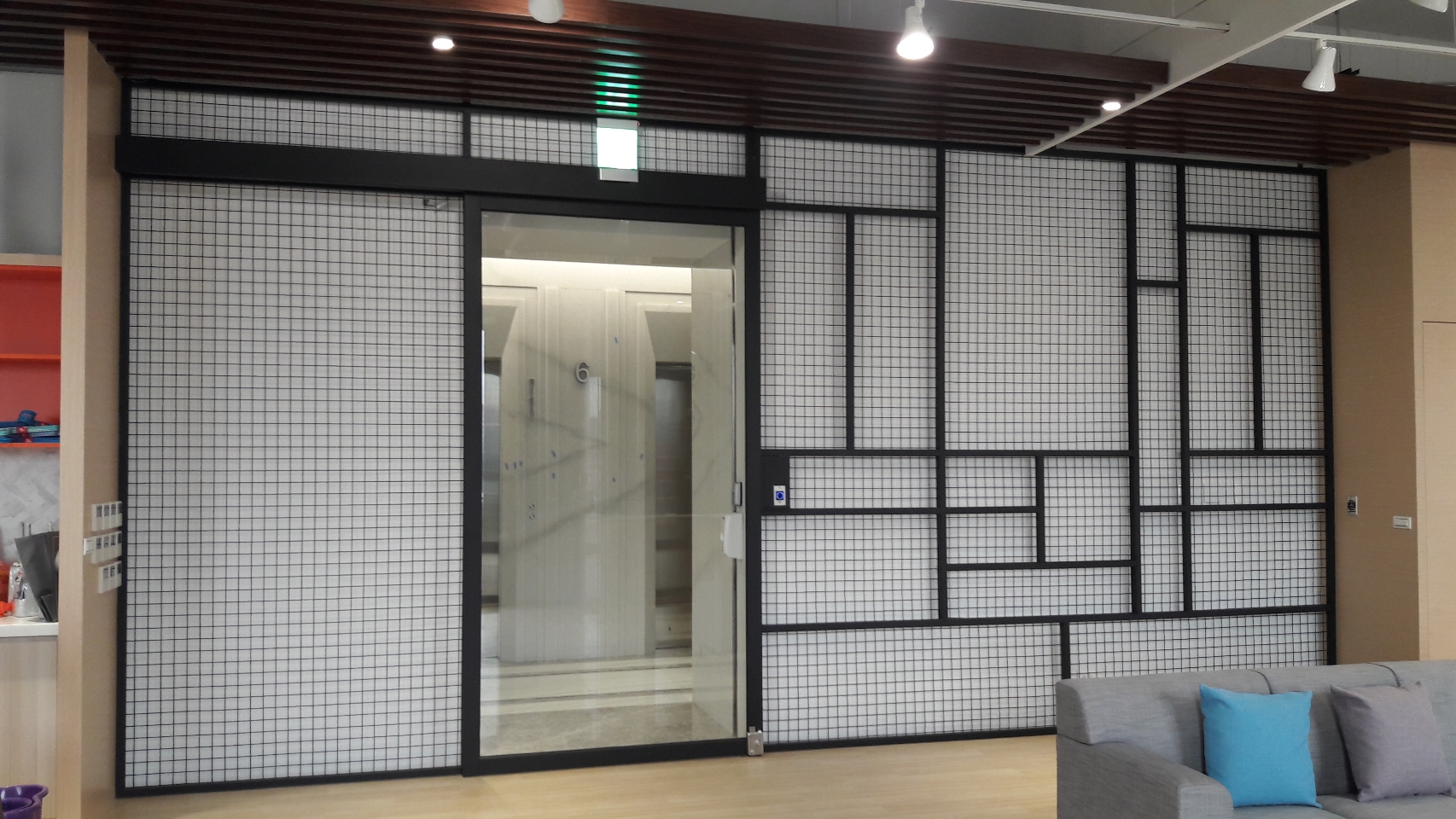 裝潢鐵件玻璃大門