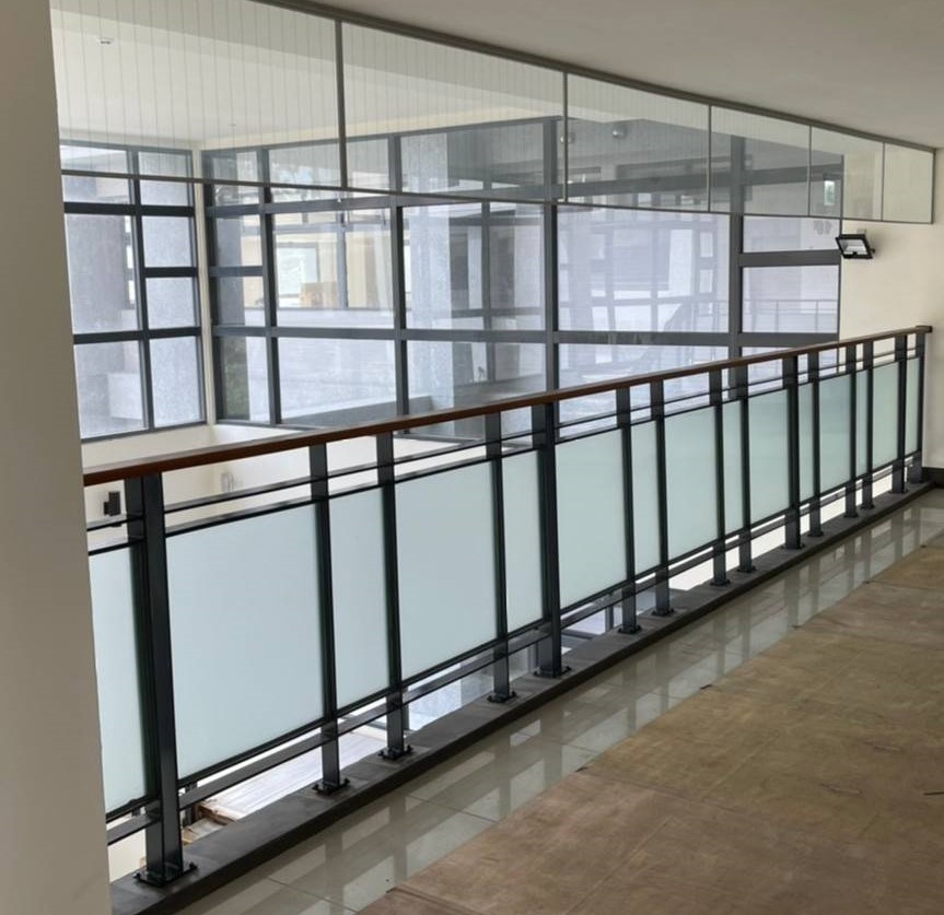 鐵件玻璃走道欄杆