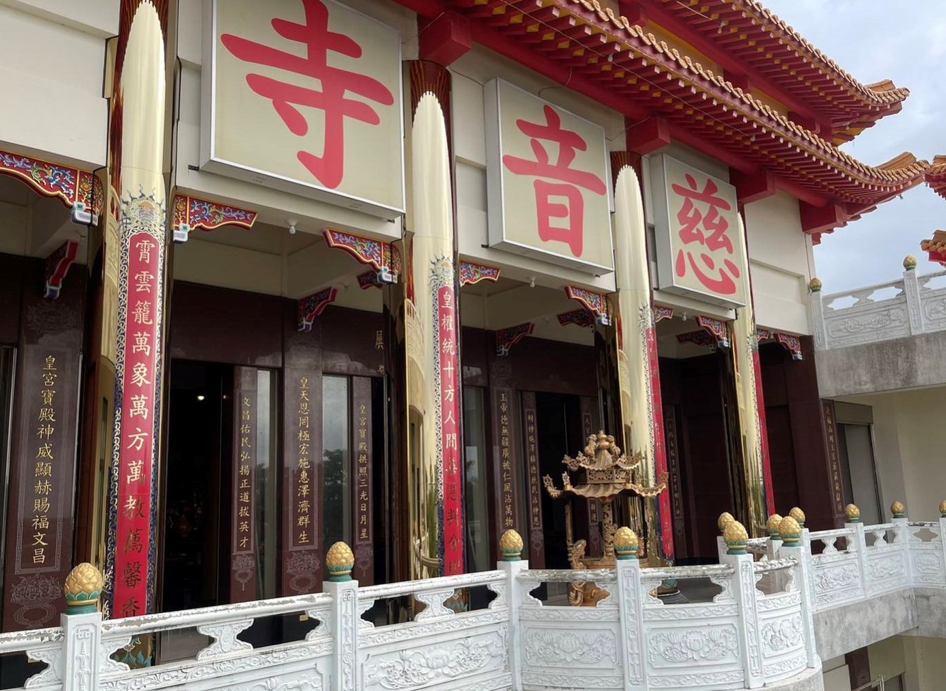 廟宇龍柱-鍍鈦金包柱