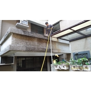 抿石子外牆清洗