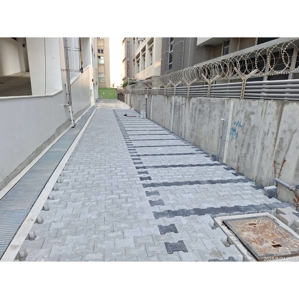 地磚舖設施工-梁禾企業有限公司