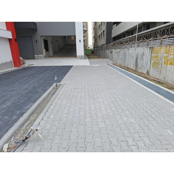 地磚舖設工程-梁禾企業有限公司