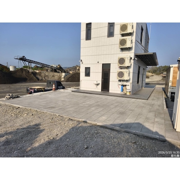百歲磚地磚舖設-梁禾企業有限公司