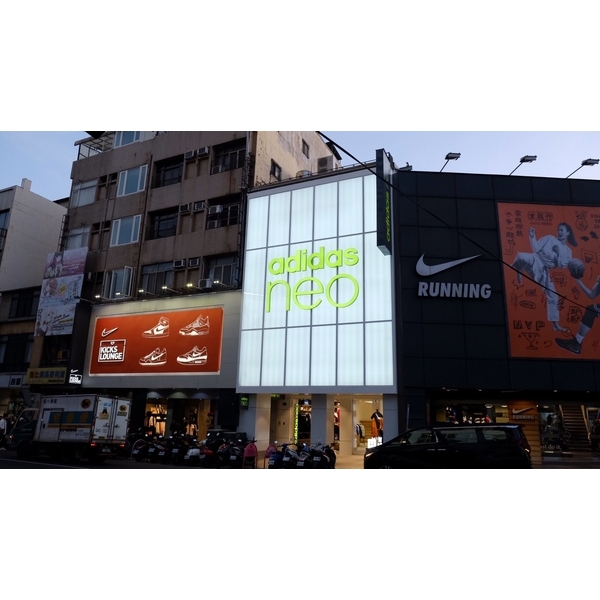 PC中空板 廣告外牆-佐東企業有限公司