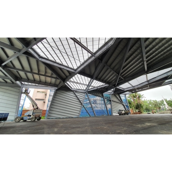 風雨操場,佐東企業有限公司