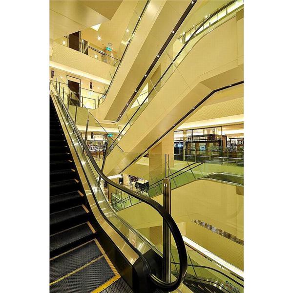 阪急百貨,鈦伸企業有限公司