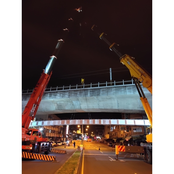 鐵道路廊台3跨越自行車橋工程施工,世均工業有限公司