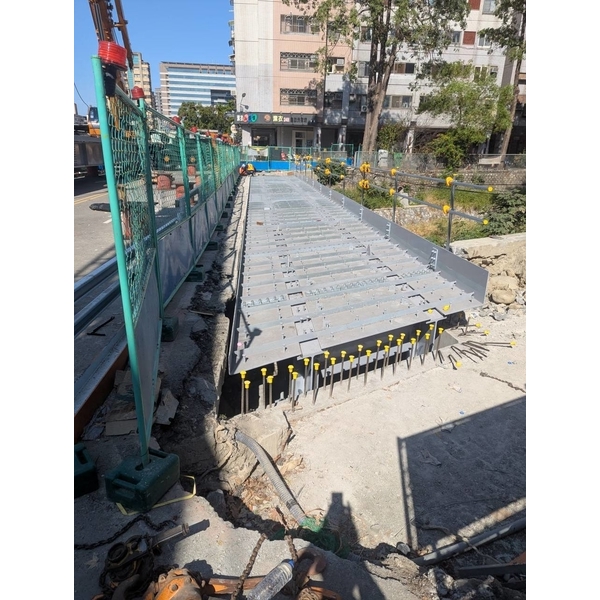 弘孝路人行橋新建工程