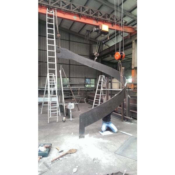 旋轉鋼梯-世均工業有限公司