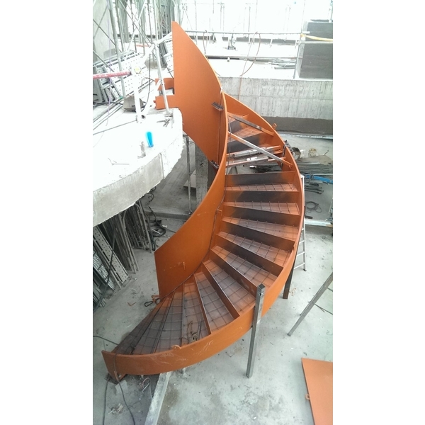 旋轉鋼梯,世均工業有限公司