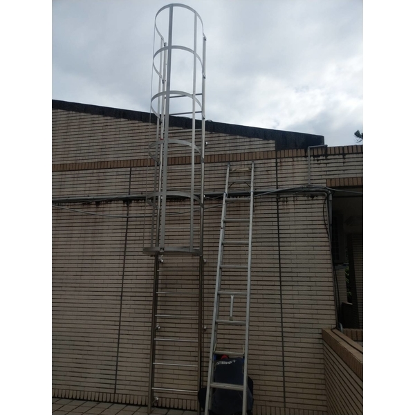 安全爬梯-世均工業有限公司