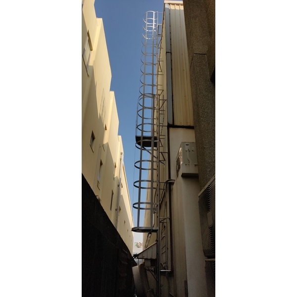 安全爬梯-世均工業有限公司