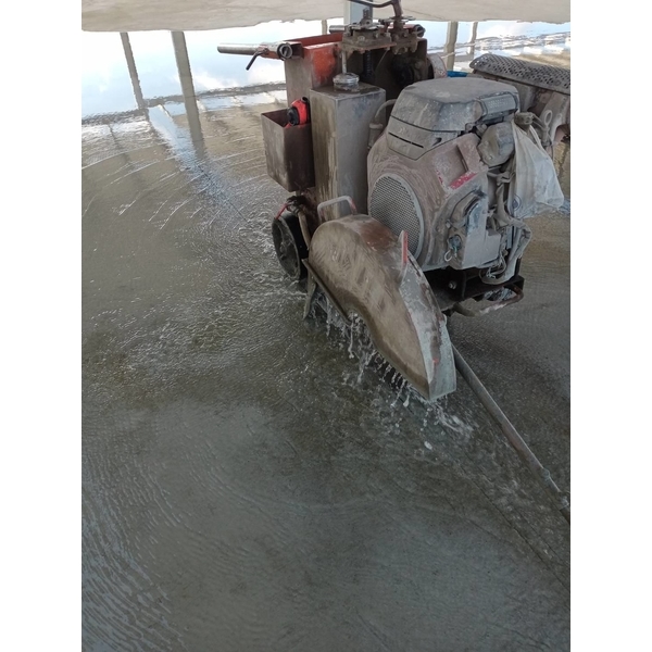 排水溝伸縮縫切割,泰山工程行