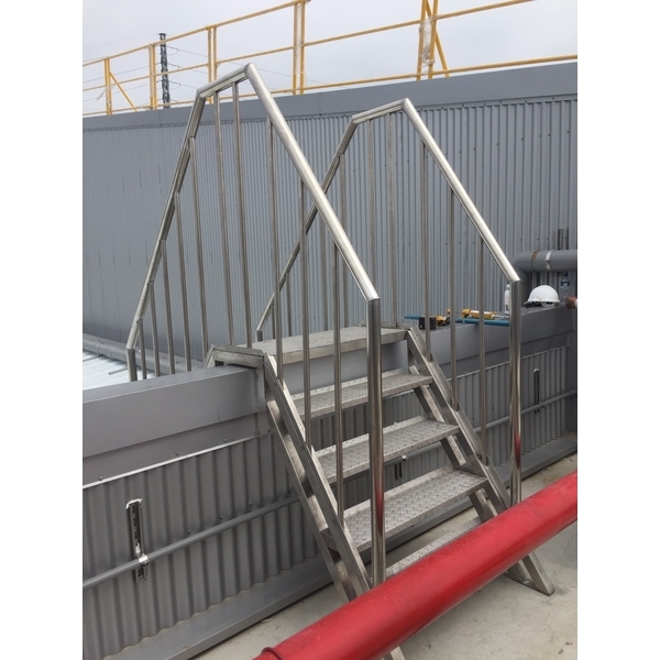 戶外龍骨梯