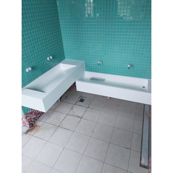 國小用馬槽式洗手台