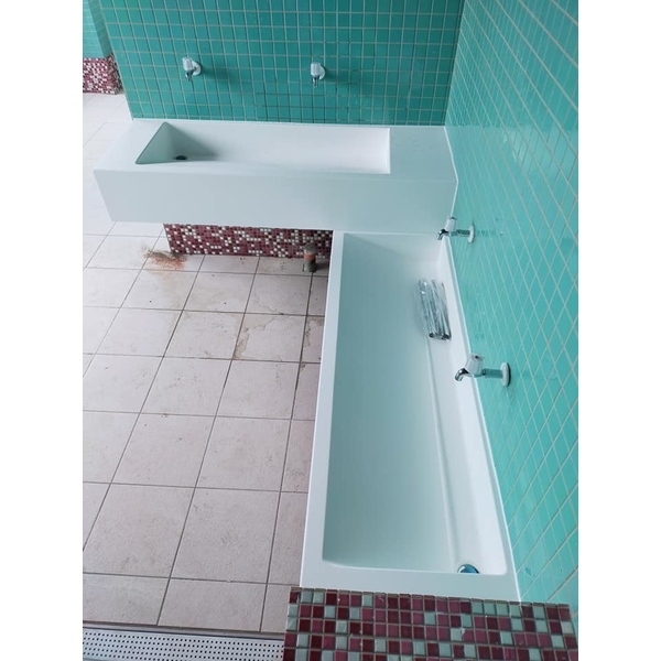 國小用馬槽式洗手台