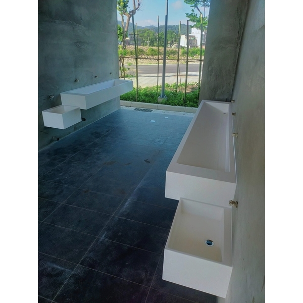 公共用馬槽式洗手台