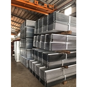 0.8錏甲種圍籬 , 良琦興業有限公司