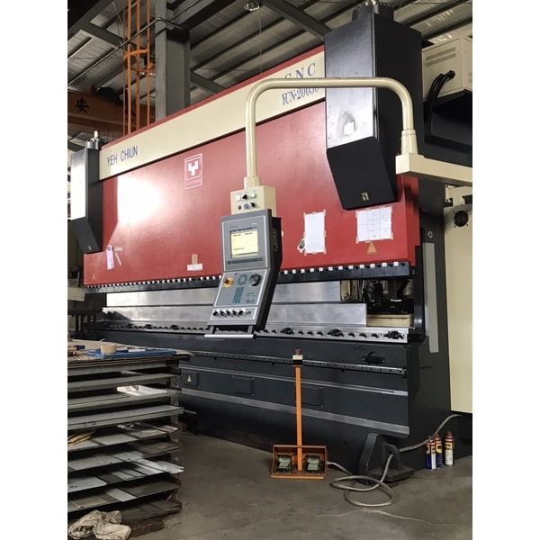 CNC折床,良琦興業有限公司