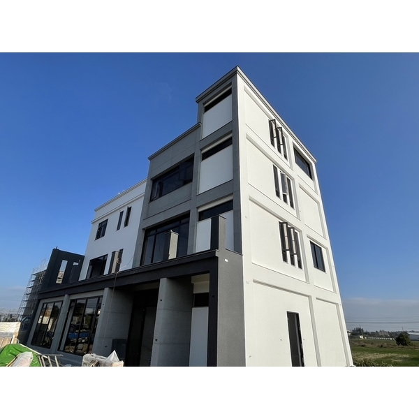 氟珞漆、後製仿清水模、多彩花崗－金門新建宅