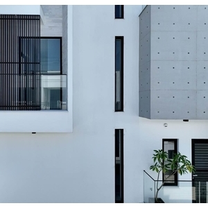 現代建築塗料新選擇：琺瑯漆(氟珞漆)與後製仿清水模的完美結合。