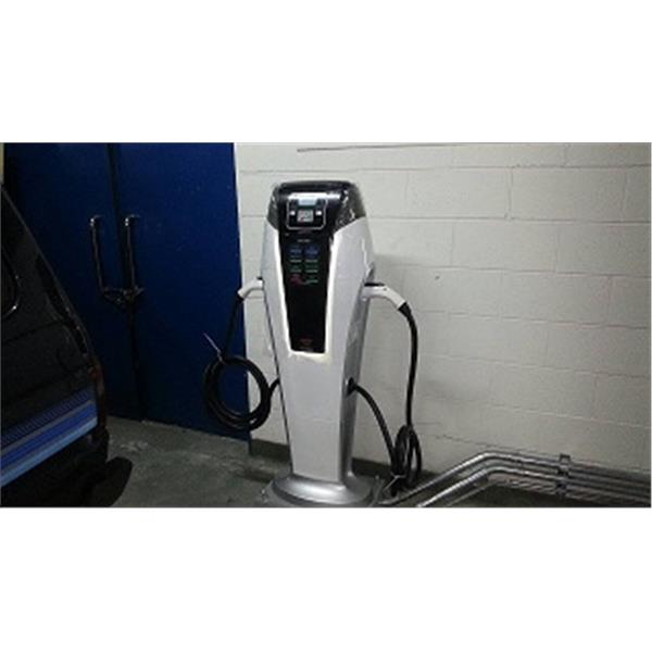 新莊體育館-電動車充電站,東陽能源科技股份有限公司