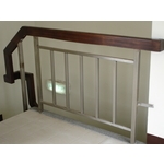 樓梯扶手(不銹鋼+櫸木) - 紫福金屬建材有限公司