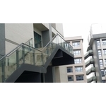 爪具膠合玻璃欄杆 - 紫福金屬建材有限公司