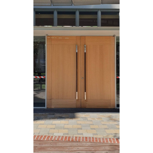 門扇完工-聖智榮工程有限公司