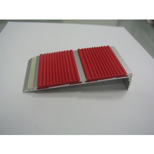 夜光型鋁底座止滑條,芊憓實業有限公司