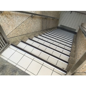 鋁底座止滑條實蹟1