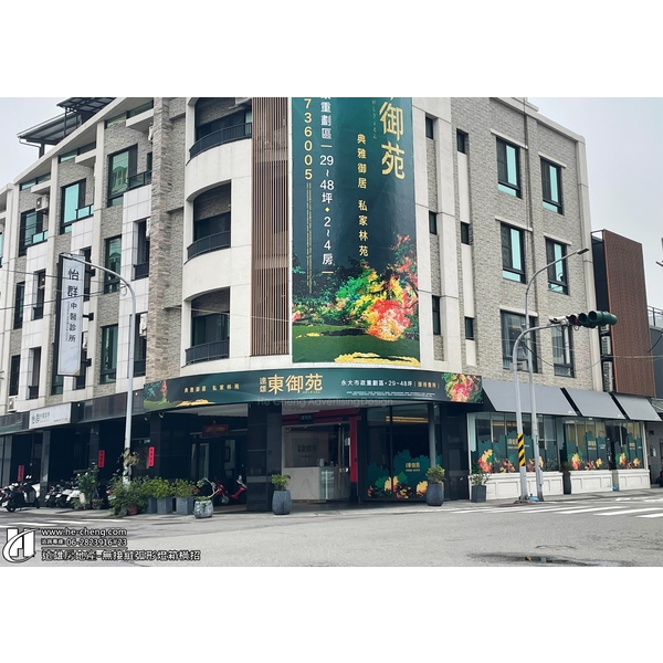 無接縫弧形燈箱橫招 無接縫弧形燈箱橫招,合成廣告社