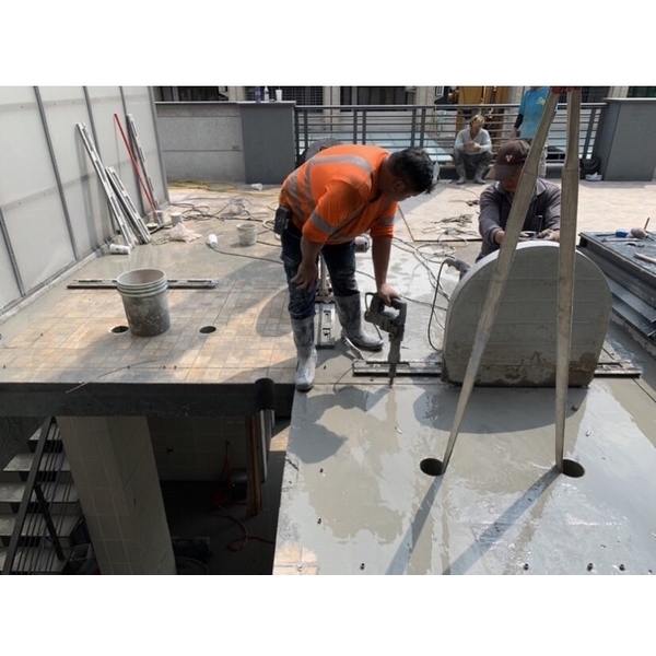 混泥土切割電梯口