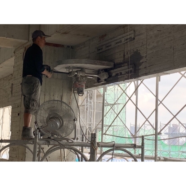 混泥土切割窗戶