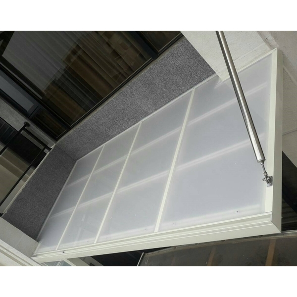 霧白色隔熱板採光罩,竣宇國際企業有限公司