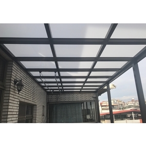 霧白色隔熱板採光罩