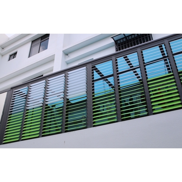 壓克力採光板活動百葉窗,竣宇國際企業有限公司