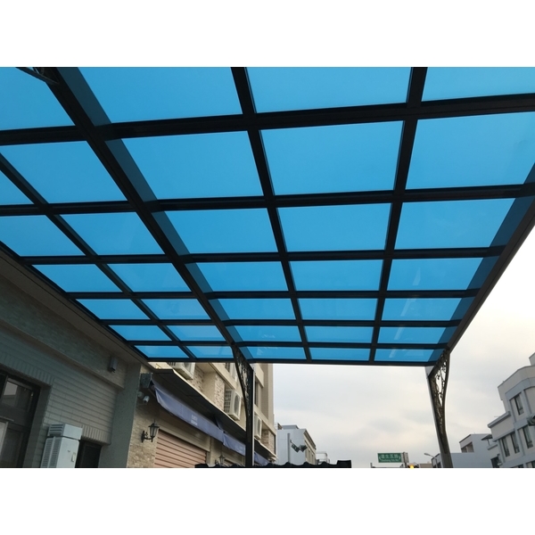 藍白色隔熱板採光罩,竣宇國際企業有限公司