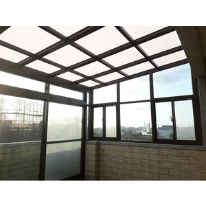 霧白色隔熱板採光罩