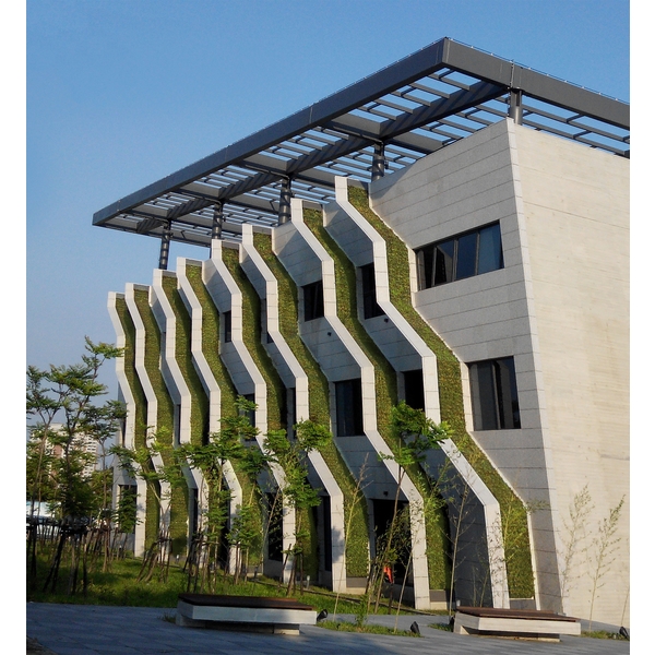 室外綠牆-台中精機,中台綠景股份有限公司