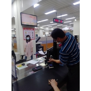 台中市西屯戶政事務所櫃台防疫压克力隔板施工