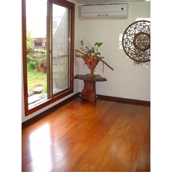 PU發泡寶久板-柚木地板,玖盈事業股份有限公司