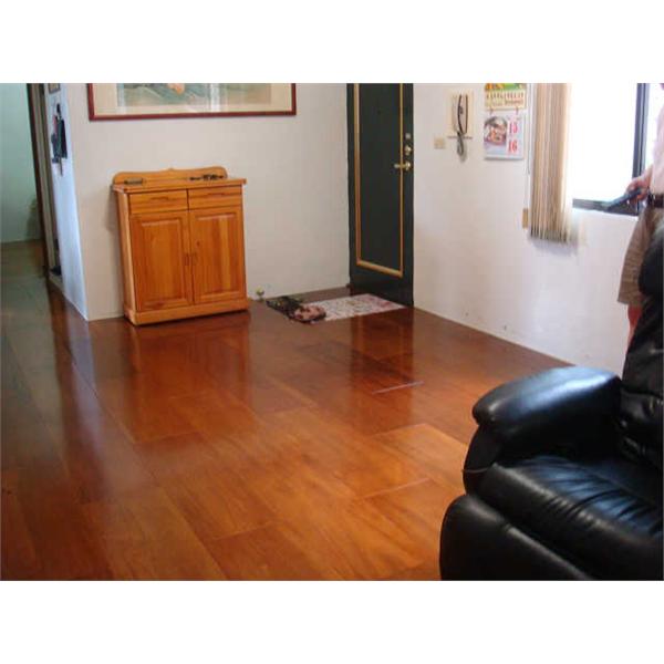 PU發泡寶久板-柚木地板,玖盈事業股份有限公司