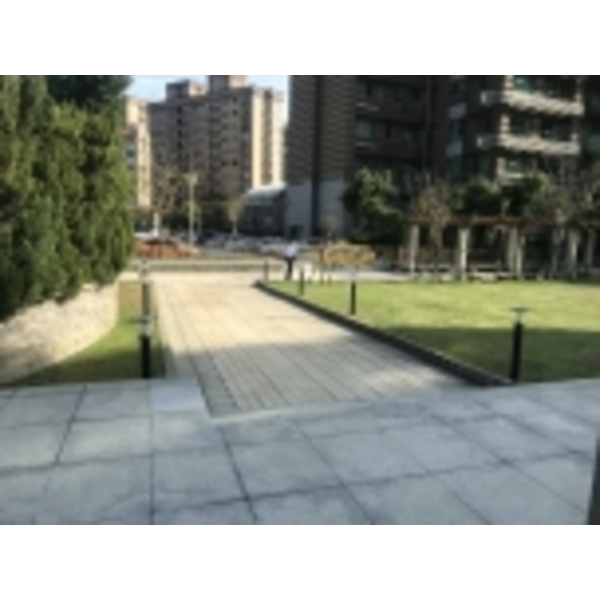 太陽能LED燈辦公大樓花園實績-驊灃企業有限公司