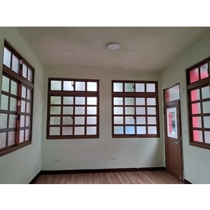 慈安六村-木紋格子門窗