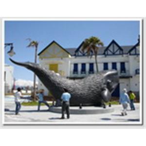 花蓮港(鯨魚石雕)