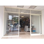 店面加裝1000型鋁隔間附加懸吊門一組 - 正全鋁門窗行