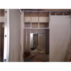 輕鋼架隔間工程 〈施工中〉