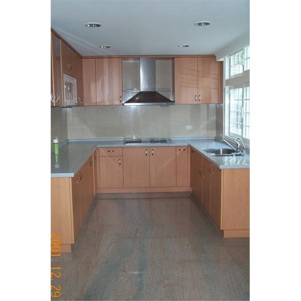 金絲緞天然石材施工-廚房地面實景,群富建材有限公司