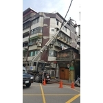 外牆舉臂車吊掛防水施作及磁磚修補 - 永效防水工程行